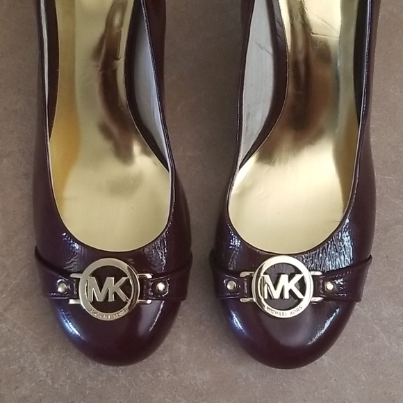 Michael Kors Brown & Gold Heels - Picture 2 of 11